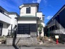 住まう人の個性を引き立てるシンプルな設計。長く愛着を持って暮らせる落ち着いた印象の住まい
