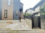 気持ちよくご家族やゲストを送迎できるスタイリッシュでスッキリとした玄関です。
