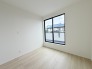 今からここを誰のお部屋にしようか、そんな洋室。大きさは南西角部屋4.5帖です。
