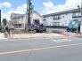 1号棟 南道路に面しており日中もたくさんの陽が入ります。風通りや周辺環境など実際に現地にてご確認ください。
