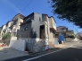 戸建てが立ち並ぶ静かな住宅街。四季折々の移り変わりを感じながら自然と楽しみ、暮らす、そんな毎日を日々の中で感じられる住環境
