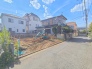 前面道路は周辺住民以外の交通が無く、安全で閑静な住環境が保たれやすい立地です。