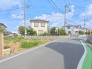 前面道路は幅員６ｍの公道です。