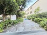 マンション敷地内には小さな公園もございます。
小さいお子様がいるご家庭は嬉しいですね。