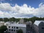 バルコニーの前には大きな建物が無いため、眺望も良いです。