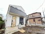 戸建てが立ち並ぶ静かな住宅街。四季折々の移り変わりを感じながら自然と楽しみ、暮らす、そんな毎日を日々の中で感じられる住環境

