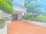 建物も植栽も、管理人さんによって綺麗に整備されております。