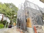 完成への期待が高まる丁寧な施工が進む現地です

