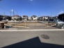5m幅員の道路に面しておりお車の運転が苦手な方でも安心して出入りいただけます。
