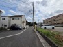 戸建てが立ち並ぶ静かな住宅街。四季折々の移り変わりを感じながら自然と楽しみ、暮らす、そんな毎日を日々の中で感じられる住環境
