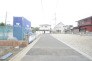 住宅街の建ち並ぶ住宅街です。 5m