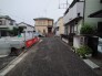 2号棟 前面道路は通り抜けができないため、交通量が少なく静かな住環境です。
