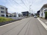 1号地 前面道路は広く、駐車がしやすいです。
