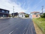 2号地 目の前の道路は車通りが少ない住宅街の為、お子様のいるご家庭は安心してお過ごし頂けます。