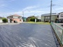 2号地 戸建てが立ち並ぶ静かな住宅街。四季折々の移り変わりを感じながら自然と楽しみ、暮らす、そんな毎日を日々の中で感じられる住環境
