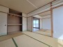 和室があるとやはりどこか心落ち着いてしまいます。客間としてもちょうど良い6帖。
