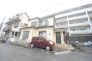 戸建てが立ち並ぶ静かな住宅街。四季折々の移り変わりを感じながら自然と楽しみ、暮らす、そんな毎日を日々の中で感じられる住環境
