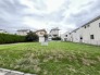 周囲に建物が広がる落ち着いた住環境で穏やかな時間が流れる空間です
