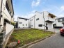 戸建てが立ち並ぶ静かな住宅街。四季折々の移り変わりを感じながら自然と楽しみ、暮らす、そんな毎日を日々の中で感じられる住環境

