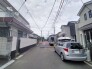 6m幅員の道路に面しておりお車の運転が苦手な方でも安心して出入りいただけます。