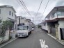 6m幅員の道路に面しておりお車の運転が苦手な方でも安心して出入りいただけます。
