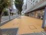 １階テナント前