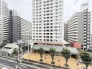 窓から眺める風景は一日の疲れを癒すヒーリングを奏でる、心地の良い時間を演出してくれます。室内も重要ですが、周りの環境もマイホーム選びの大事なポイント
