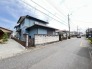 南道路に面しており日中もたくさんの陽が入ります。風通りや周辺環境など実際に現地にてご確認ください。
