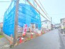前面道路は周辺住民以外の交通が無く、安全で閑静な住環境が保たれやすい立地です。