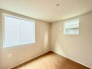 衣類の整理整頓に嬉しいクローゼット付きのお部屋。お子様のお部屋としても便利です。
