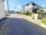街並みに溶け込む落ち着いた佇まいで、閑静な住宅街ならではの穏やかな時間が流れる住環境です

