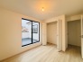 衣類の整理整頓に嬉しいクローゼット付きのお部屋。お子様のお部屋としても便利です。
