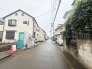 戸建てが立ち並ぶ静かな住宅街。四季折々の移り変わりを感じながら自然と楽しみ、暮らす、そんな毎日を日々の中で感じられる住環境
