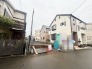戸建てが立ち並ぶ静かな住宅街。四季折々の移り変わりを感じながら自然と楽しみ、暮らす、そんな毎日を日々の中で感じられる住環境
