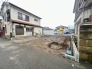 戸建てが立ち並ぶ静かな住宅街。四季折々の移り変わりを感じながら自然と楽しみ、暮らす、そんな毎日を日々の中で感じられる住環境
