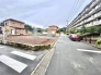 B号地 6m幅員の道路に面しておりお車の運転が苦手な方でも安心して出入りいただけます。
