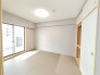 和室があるとやはりどこか心落ち着いてしまいます。客間としてもちょうど良い約5.5帖。
