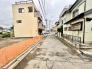 戸建てが立ち並ぶ静かな住宅街。四季折々の移り変わりを感じながら自然と楽しみ、暮らす、そんな毎日を日々の中で感じられる住環境

