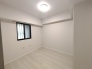 今からここを誰のお部屋にしようか、そんな洋室。