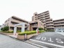 ゆとりある敷地計画と丁寧な植栽が、住まう方を心地よく迎えるアプローチです
