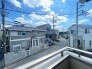 窓から眺める風景は一日の疲れを癒すヒーリングを奏でる、心地の良い時間を演出してくれます。室内も重要ですが、周りの環境もマイホーム選びの大事なポイント
