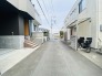 前面道路は通り抜けができないため、交通量が少なく静かな住環境です。
