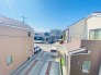 窓から眺める風景は一日の疲れを癒すヒーリングを奏でる、心地の良い時間を演出してくれます。室内も重要ですが、周りの環境もマイホーム選びの大事なポイント
