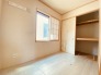 衣類の整理整頓に嬉しいクローゼット付きのお部屋。お子様のお部屋としても便利です。
