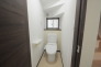 1階　ウォシュレット機能付きトイレです