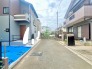 前面道路は通り抜けができないため、交通量が少なく静かな住環境です。
