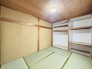 和室があるとやはりどこか心落ち着いてしまいます。客間としてもちょうど良い6帖。
