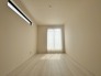 今からここを誰のお部屋にしようか、そんな洋室。大きさは6.21帖です。
