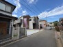 戸建てが立ち並ぶ静かな住宅街。四季折々の移り変わりを感じながら自然と楽しみ、暮らす、そんな毎日を日々の中で感じられる住環境
 10m