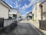 4.2m幅員の道路に面しておりお車の運転が苦手な方でも安心して出入りいただけます。